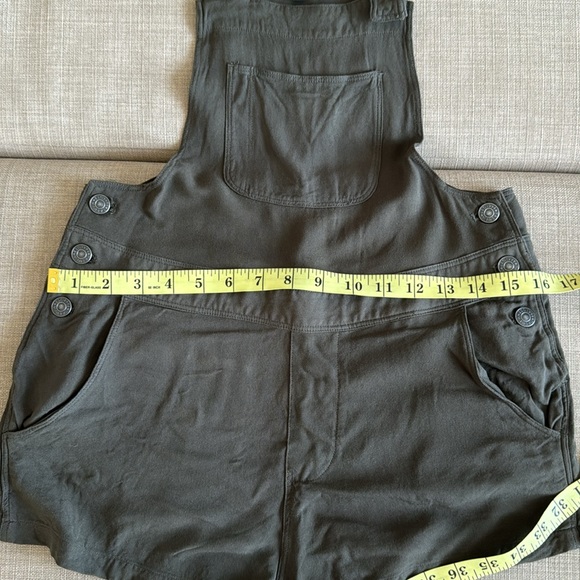 Aritzia Talula Olive Green Romper - Picture 7 of 9